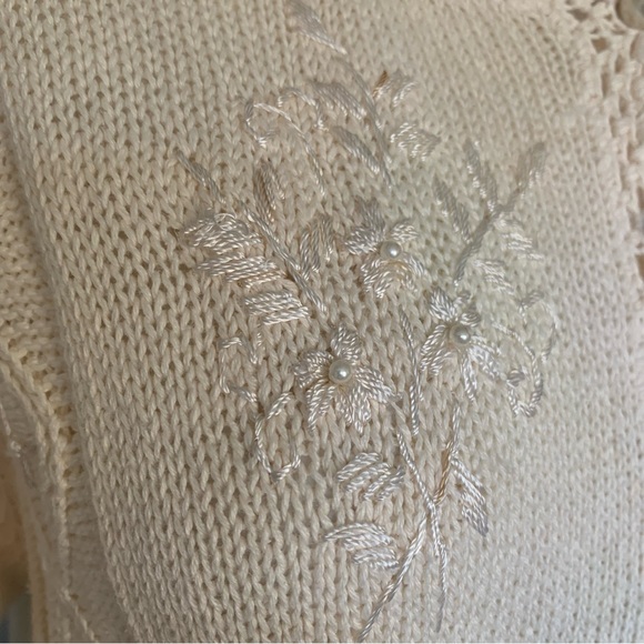v i n t a g e :: Whimsy Floral Pearl Embroidered Granny Knit Cardigan - Picture 6 of 11